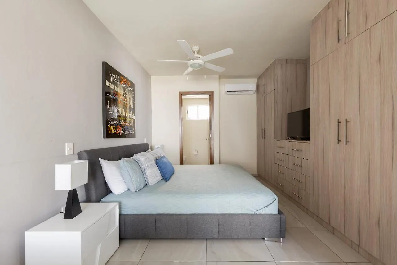 Large Apartment With Pool And Terrace! Cancun Mexico