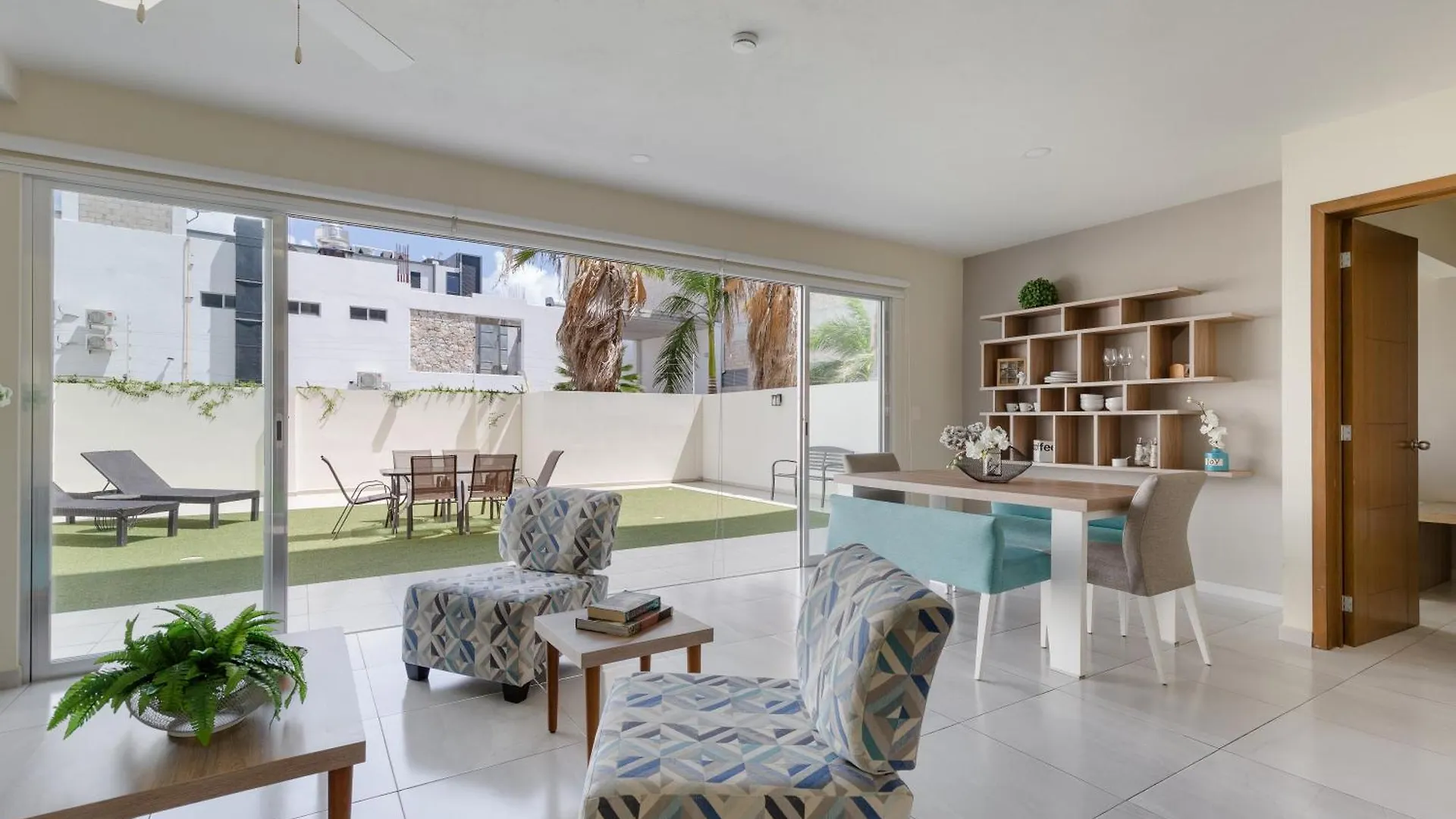 Large Apartment With Pool And Terrace! location